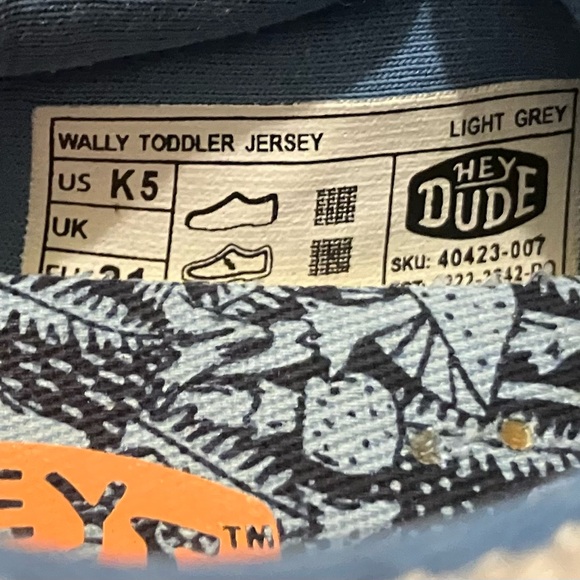 Hey Dude Shoes. Toddler. Size 5. - Picture 8 of 8